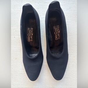 SALVATORE FERRAGAMO LADIES BLACK SUEDE  LEATHER LOAFER SHOES SIZE 8 C